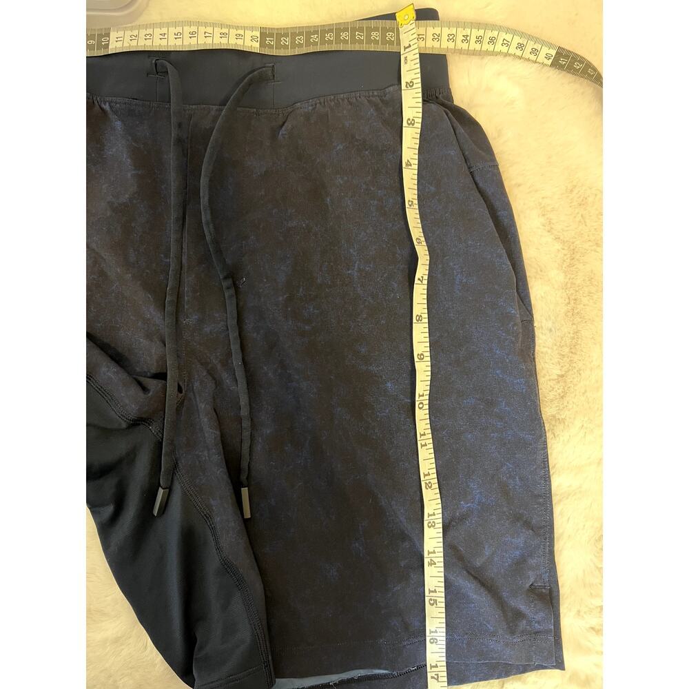 Lululemon T.H.E. Shorts 7" Inseam True Navy Size Small - Picture 5 of 7